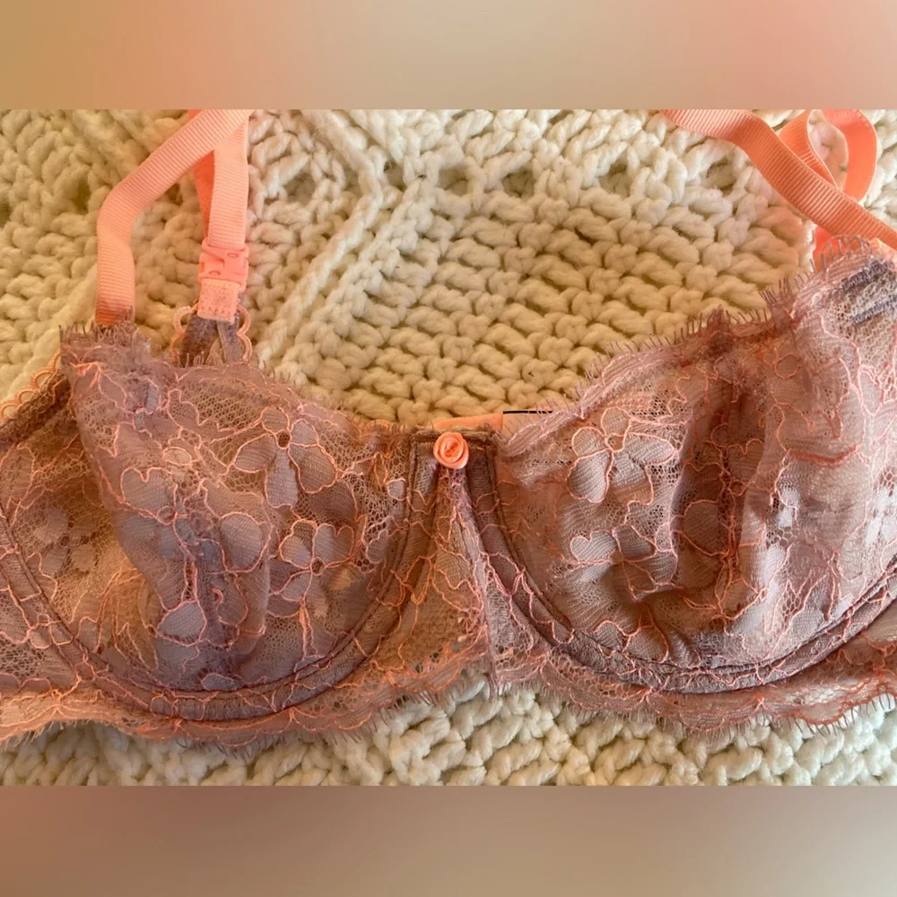 5 Victoria’s Secret bras - Picture 14 of 16